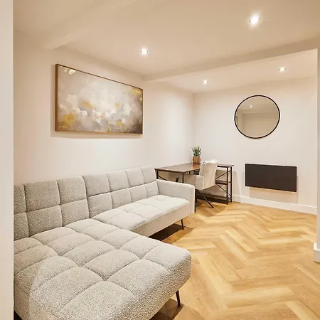 Host & - Parkside Apartment *